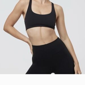 Vuori Yosemite Black Sports Bra